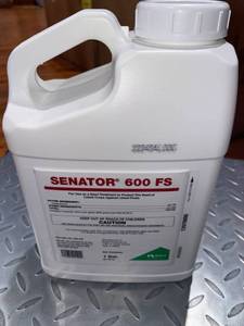 lot 32098 image: Senator 690 FS Seed Treatment for pests Gallon (Case of 4)