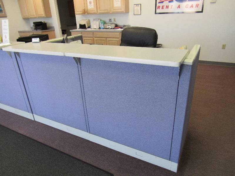lot 1967 image: 76.5 Long Herman Miller Customer Service Single Work Desk With Chairs