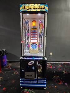 lot 22534 image: Lightning House Arcade Game