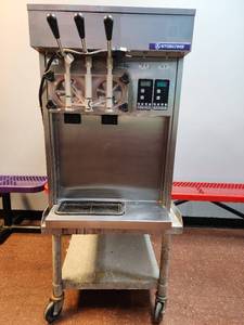 lot 22550 image: Stoelting Model S31-181-OT2 Ice Cream Maker