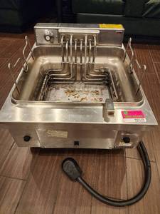 lot 22552 image: Hobart Commercial Tabletop Fryer