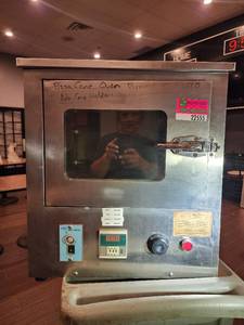 lot 22555 image: Pizza Cone Oven Model JY-PS-2