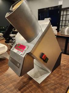 lot 22557 image: Howarth FP100 Food Processor