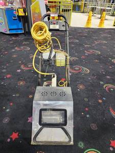 lot 47236 image: Pacific Carpet Extractor