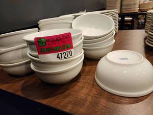 lot 47270 image: Lot 18 Delco Porcelain