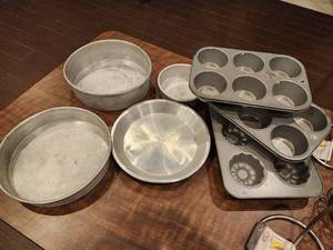 lot 47279 image: Lot of Cake Pans, Muffin Tins, And More