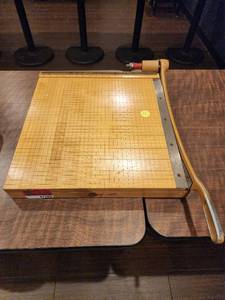 lot 47282 image: Ingento Paper Cutter