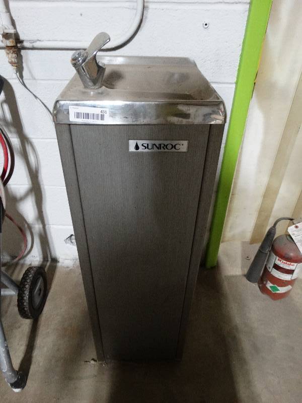 lot 431 image: Sunroc water fountain