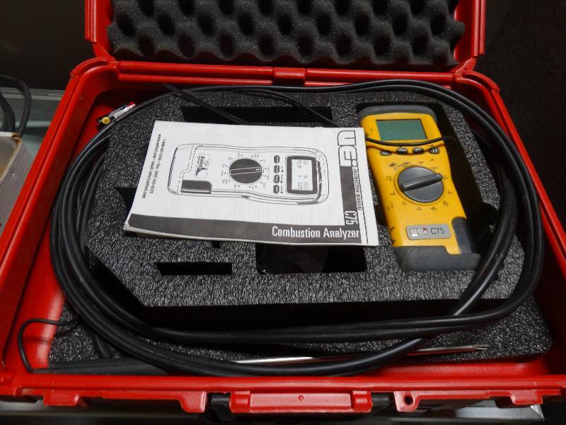 lot 447 image: UEI Eagle combustion analyzer gas sniffer in case. C75 meter. UEI C75 meter