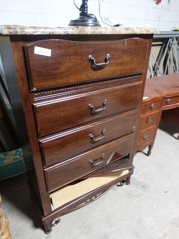 lot 476 image: 5 drawer chest