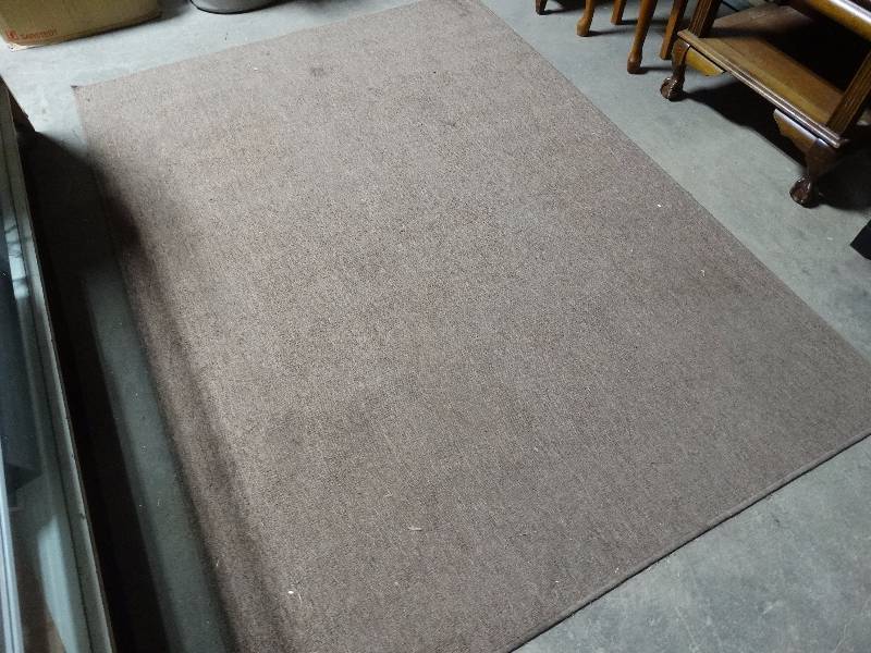 lot 486 image: area rug