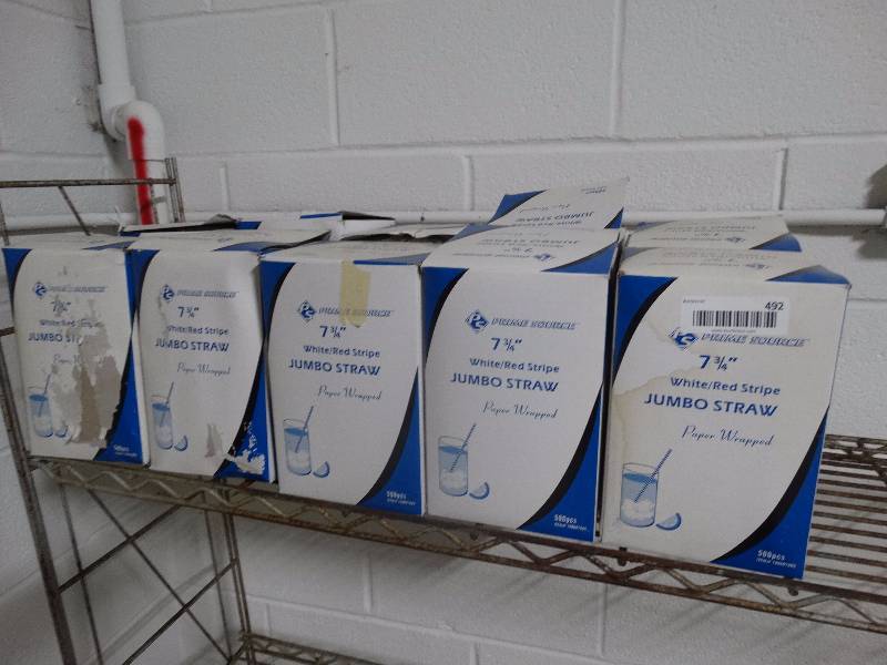 lot 492 image: 10 boxes of jumbo straws