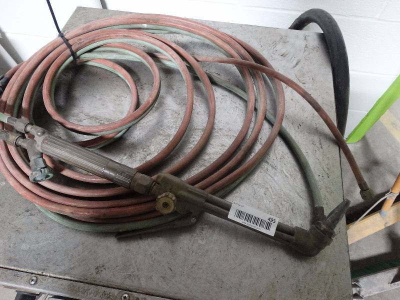 lot 495 image: cutting torch head and hoses