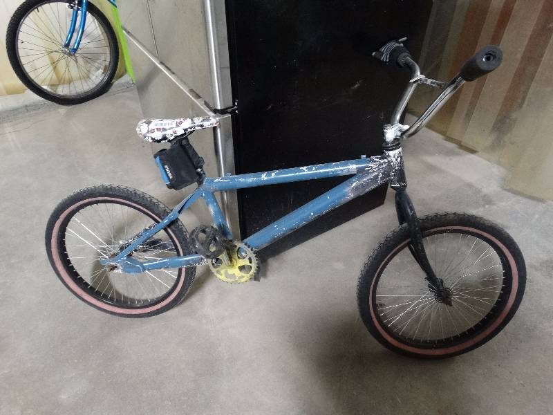 lot 498 image: Schwinn BMX bike
