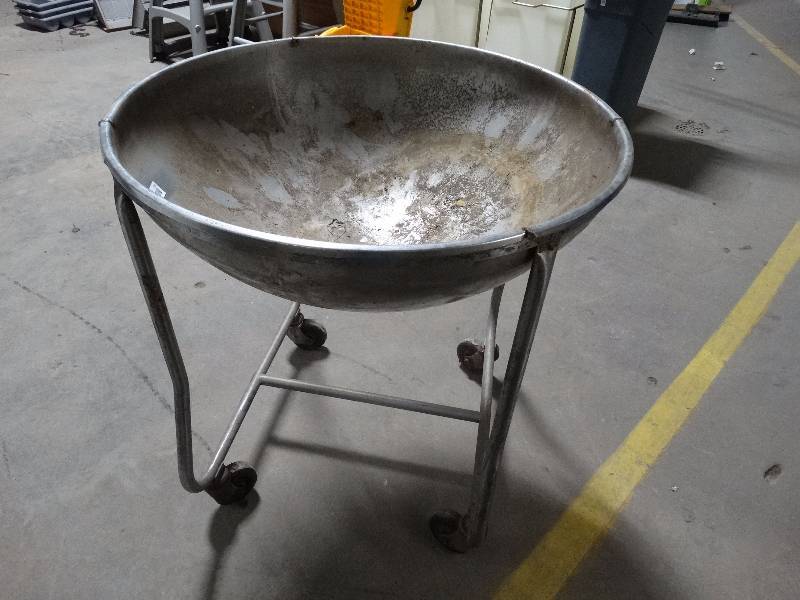 lot 536 image: giant salad bowl on frame with wheels