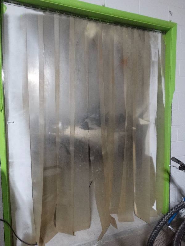 lot 545 image: temperature curtain
