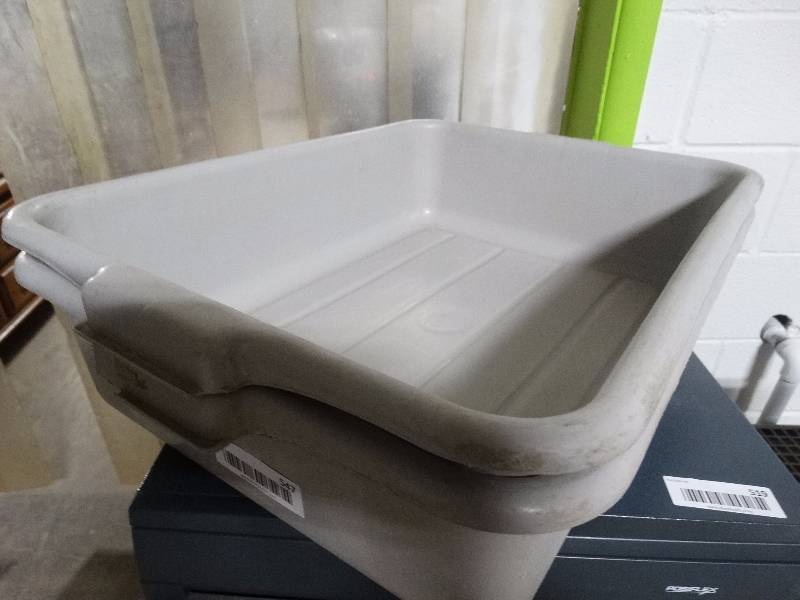 lot 547 image: dish tubs