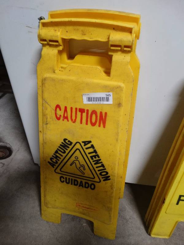 lot 565 image: wet floor signs