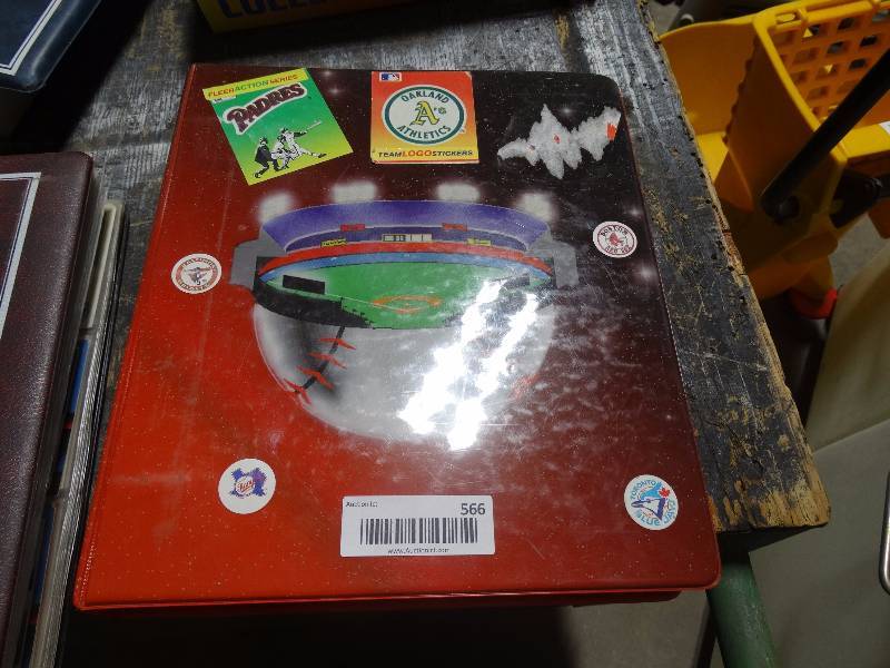 lot 566 image: Large lot of various Baseball cards with binder.