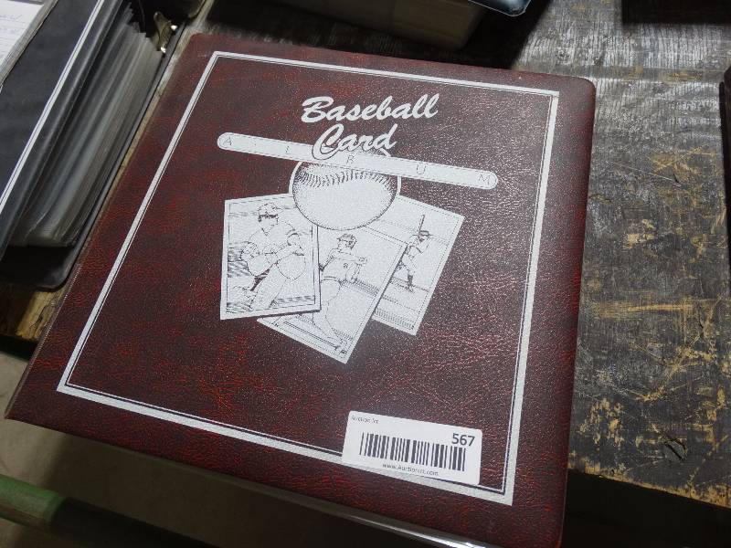 lot 567 image: large lot of baseball cards w binder