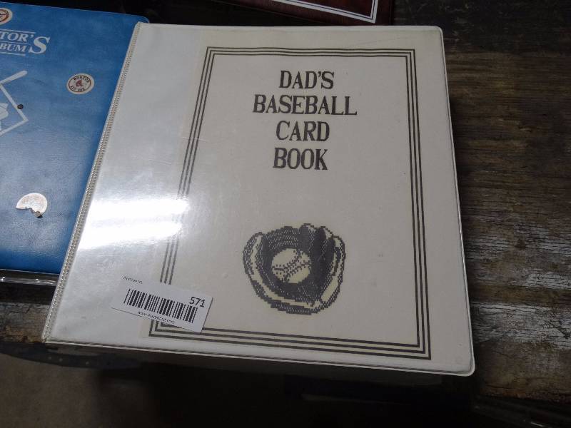 lot 571 image: lot of baseball cards w binder
