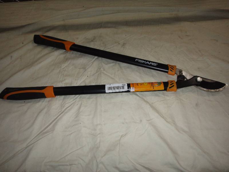 lot 223 image: Hedge Trimmers
