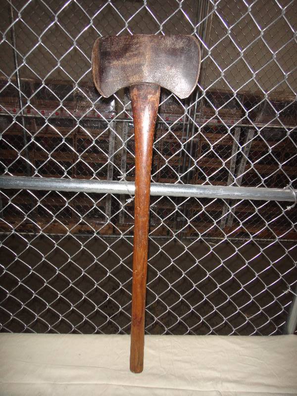 lot 224 image: Axe