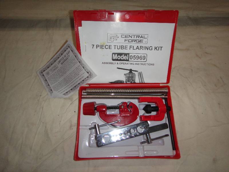lot 226 image: Tube Flaring Kit
