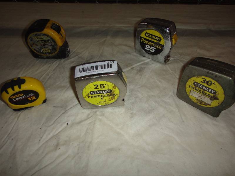 lot 227 image: Lot of Tape Measures