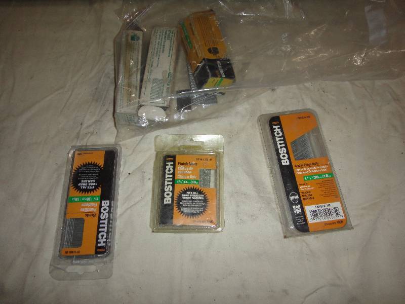 lot 826 image: Lot of Random Items