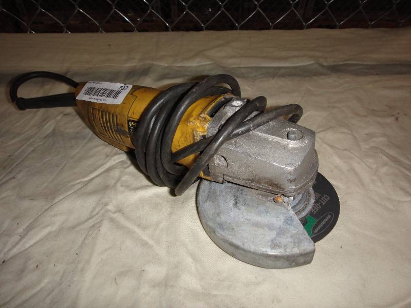 lot 827 image: Power Saw