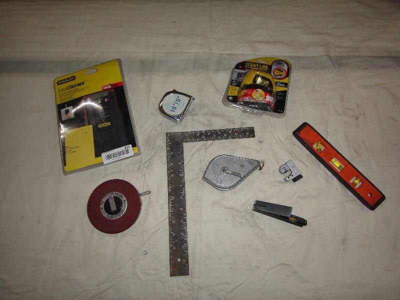 lot 829 image: Lot of Random Items