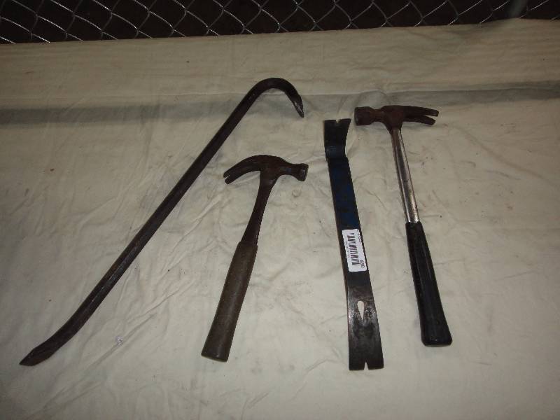 lot 8300 image: Random Lot of Tools