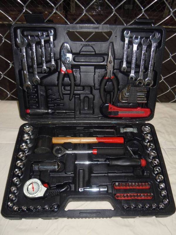 lot 8340 image: Tool Set with Case