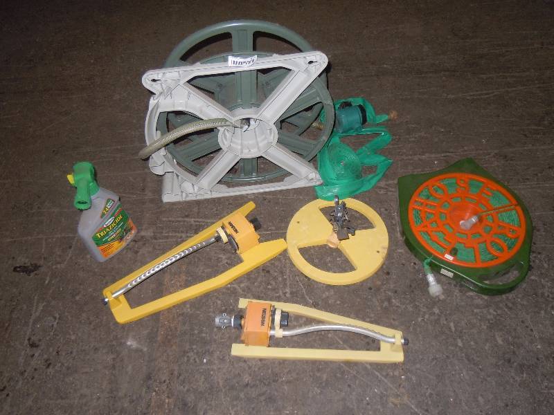 lot 8380 image: Lot of Garden items
