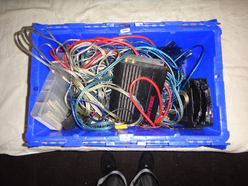 lot 884 image: Lot of Car Audio and Wiring