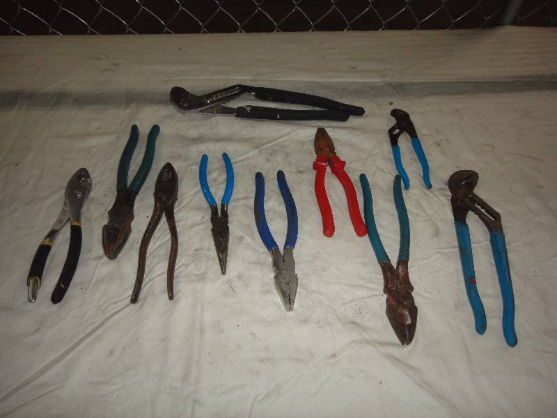 lot 889 image: Lot of Tools