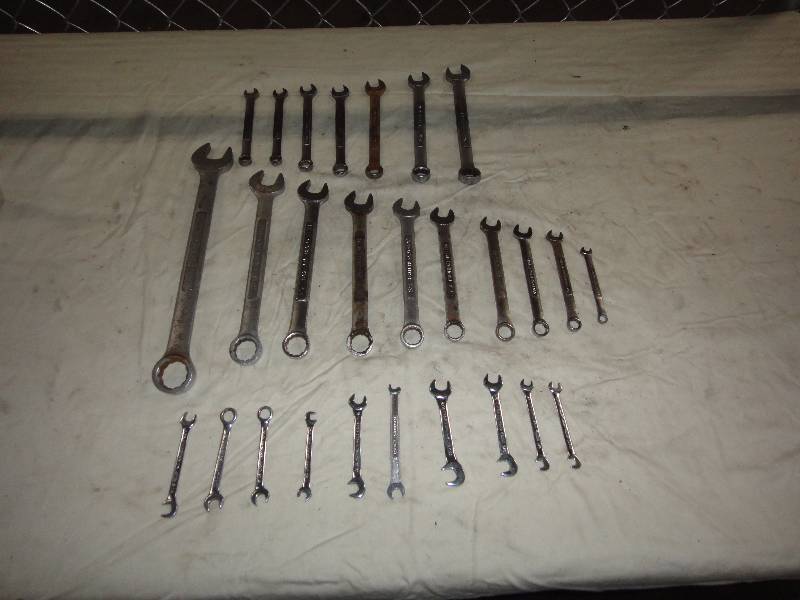 lot 894 image: Lot of Wrenches