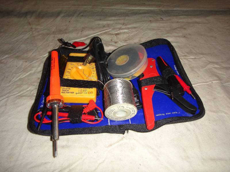 lot 905 image: Multimeter