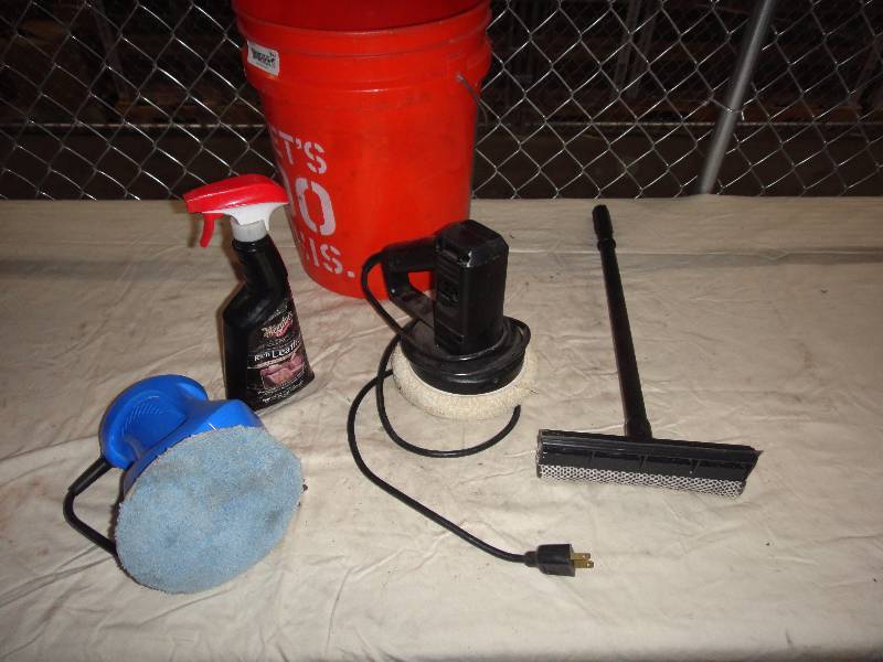 lot 932 image: Random Lot of Items