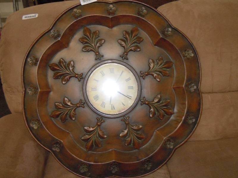 lot 242 image: Wall Clock