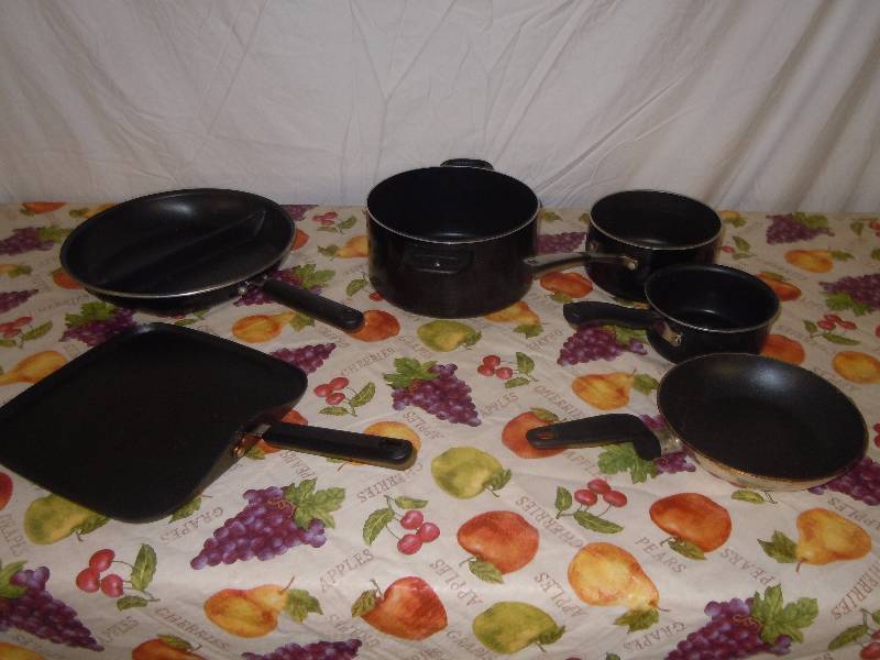 lot 750 image: Pots and Pans Lot