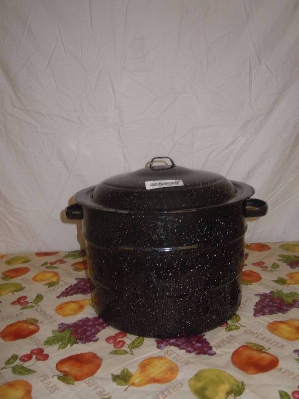 lot 754 image: Stock Pot