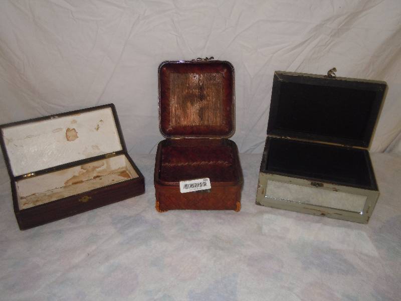 lot 769 image: Lot of Jewelry Boxes