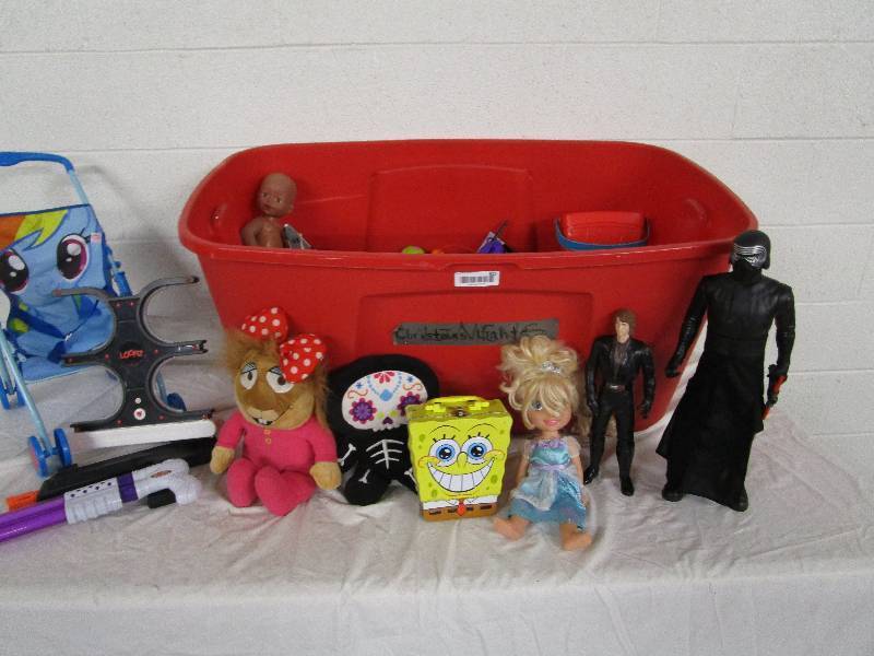 lot 815 image: Lot of Toys