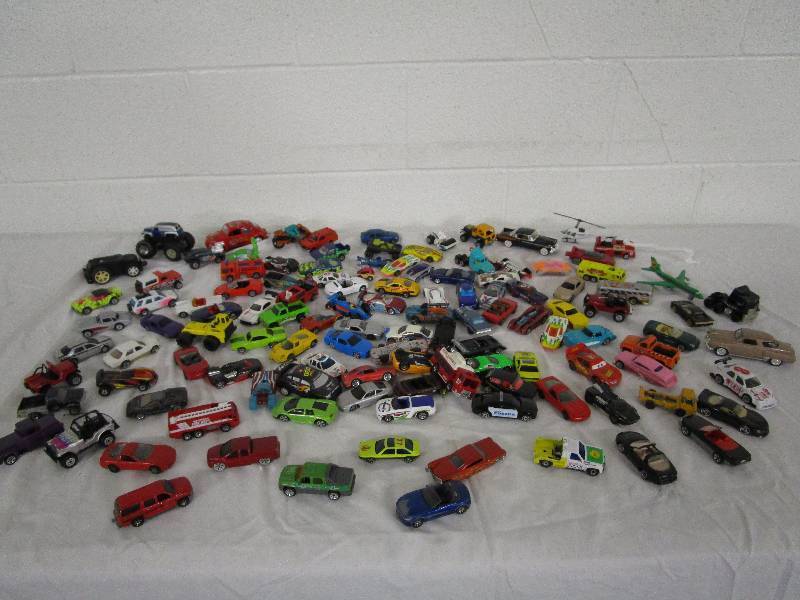lot 843 image: Large Lot of Toy Cars
