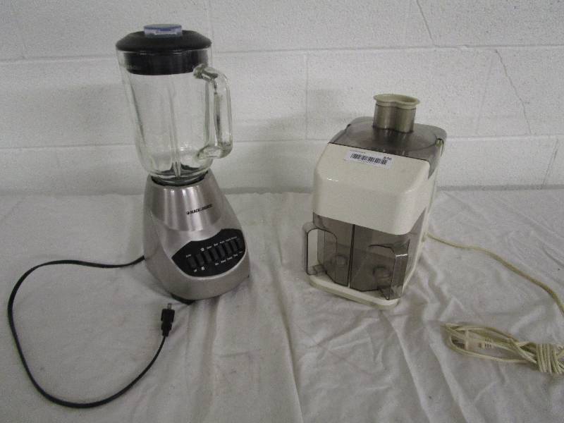 lot 870 image: Kitchen Appliances