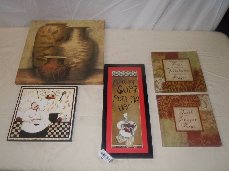 lot 395 image: Wall Dcor