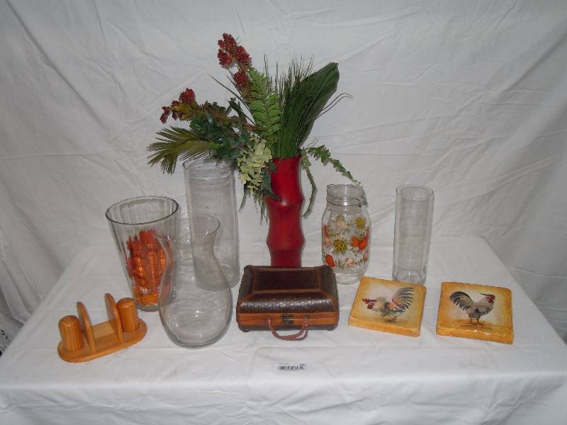 lot 409 image: Lot of Home Dcor