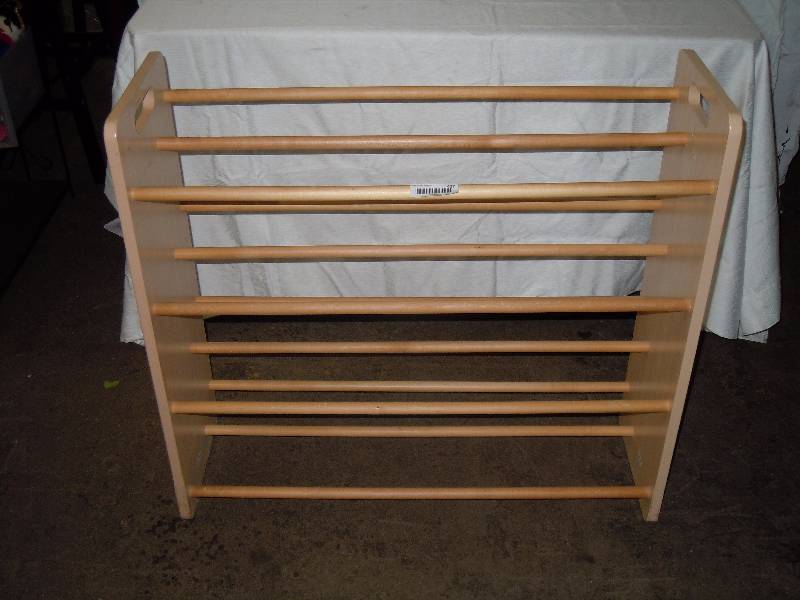 lot 427 image: Quilt Rack